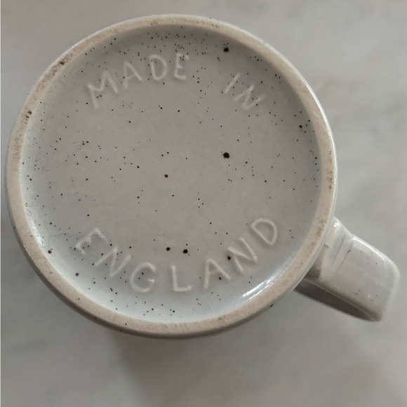 Vintage stoneware ceramic coffee/tea mug made in England with vegetables design - Picture 7 of 10